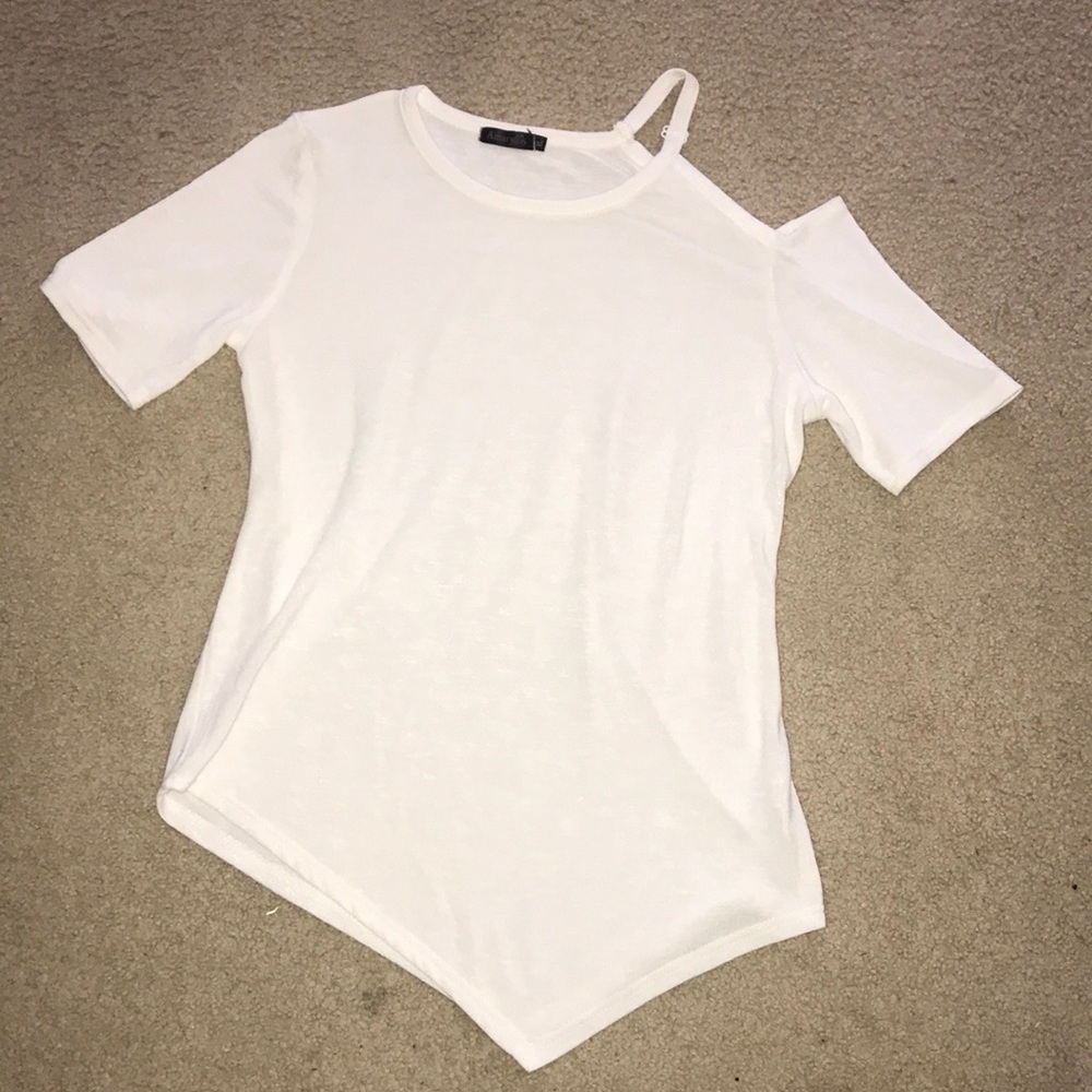 White half strapless symmetrical blouse